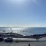 아파트 Front Line Port Haven *