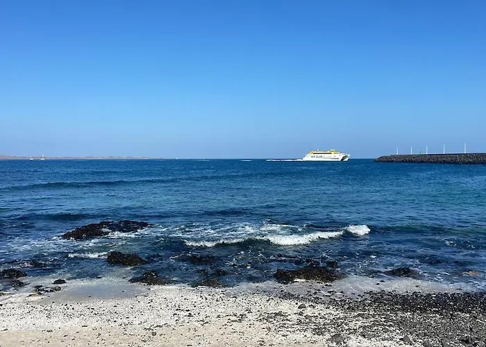 Front Line Port Haven Апартаменты