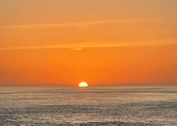 Front Line Port Haven Апартаменты